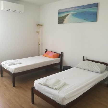 Nice And Cozy Two Single Bed Room Split Exterior photo